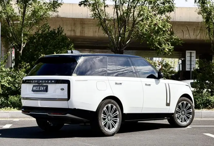 Range Rover 2023 Model 3.0 L6 360PS Shengshi Edition – фото 5