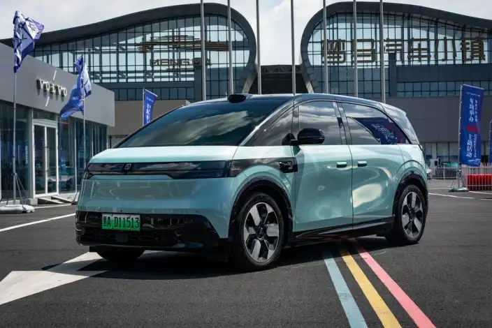 ZEEKR MIX 2025 Model 102kWh Long Battery Life Pro Smart Driving Edition – фото 1