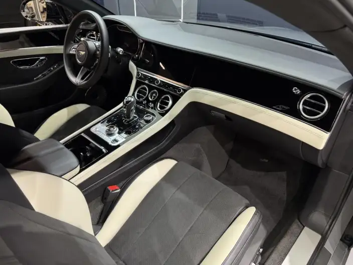 Continental 2023 Model 4.0T GT S V8 – фото 5