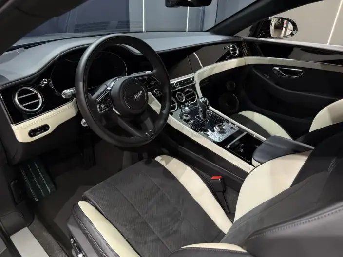 Continental 2023 Model 4.0T GT S V8 – фото 6