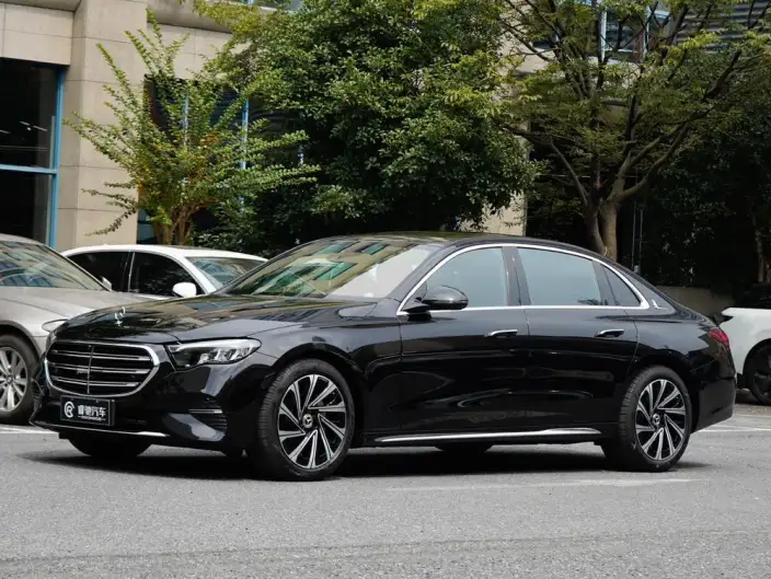 Mercedes-Benz E-Class 2025 Model E 300 L Luxury Model sedan – фото 1