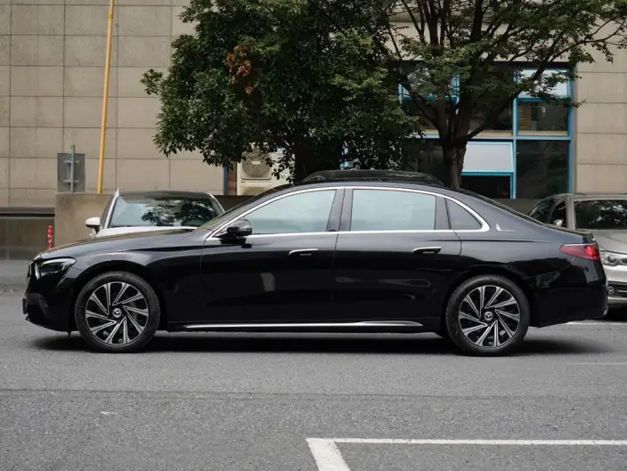 Mercedes-Benz E-Class 2025 Model E 300 L Luxury Model sedan – фото 3