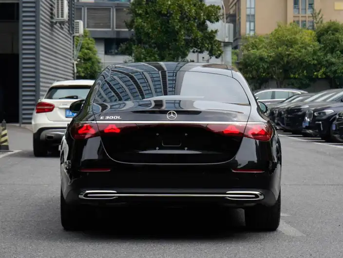 Mercedes-Benz E-Class 2025 Model E 300 L Luxury Model sedan – фото 4