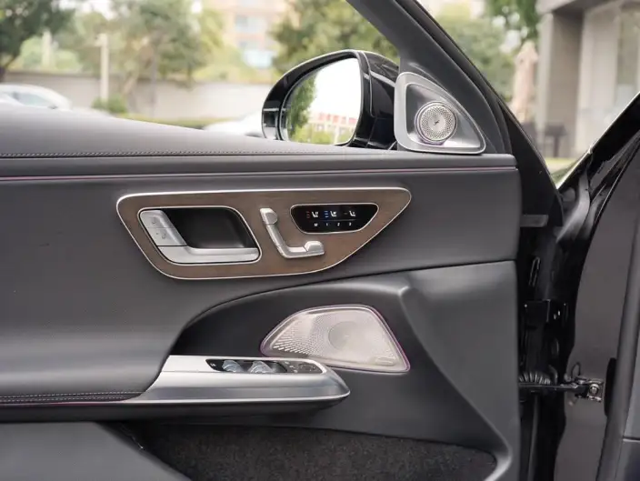 Mercedes-Benz E-Class 2025 Model E 300 L Luxury Model sedan – фото 10