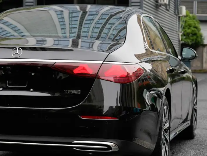 Mercedes-Benz E-Class 2025 Model E 300 L Luxury Model sedan – фото 10