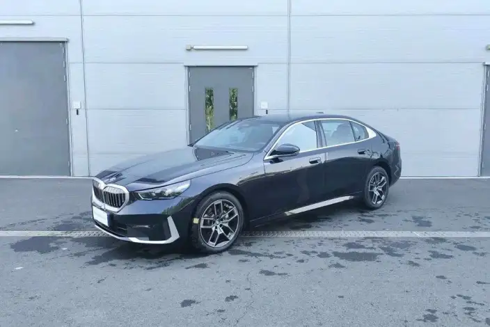 BMW 5 Series 2026 Model 530Li Leading Model Luxury Set – фото 1