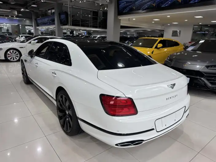 Continental Flying Spur 2022 Model 4.0T V8 Standard Edition – фото 3