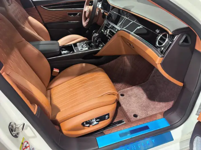 Continental Flying Spur 2022 Model 4.0T V8 Standard Edition – фото 4
