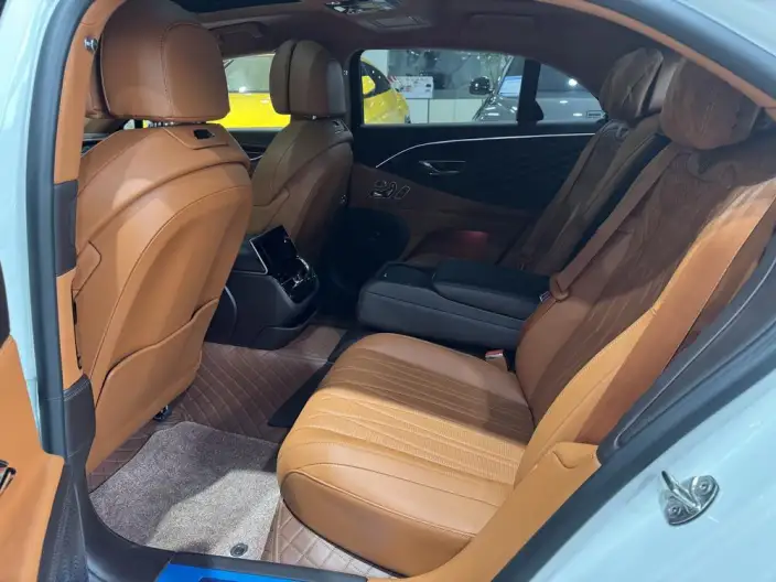 Continental Flying Spur 2022 Model 4.0T V8 Standard Edition – фото 7