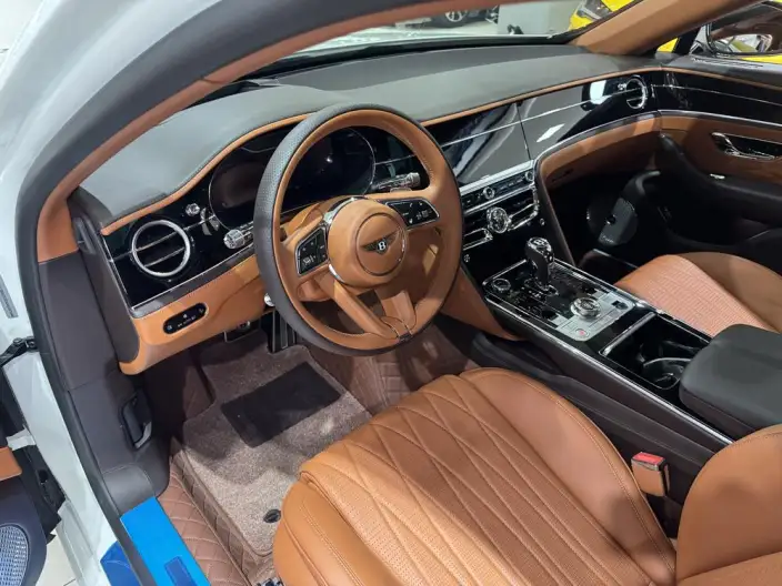 Continental Flying Spur 2022 Model 4.0T V8 Standard Edition – фото 8