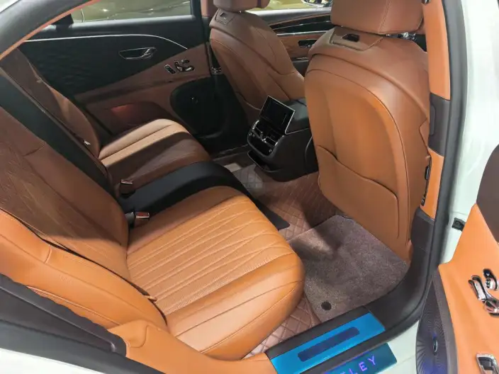 Continental Flying Spur 2022 Model 4.0T V8 Standard Edition – фото 9