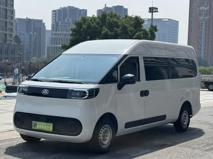 Maxus Dana V1 2025 Model V1+ Long axis High top Gran Edition 62kWh – фото 1