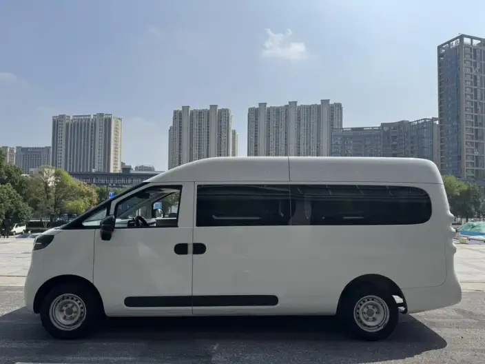 Maxus Dana V1 2025 Model V1+ Long axis High top Gran Edition 62kWh – фото 3