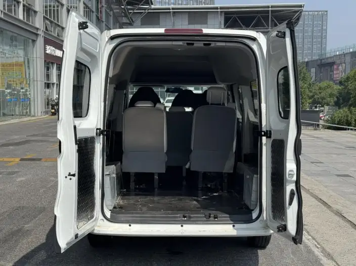 Maxus Dana V1 2025 Model V1+ Long axis High top Gran Edition 62kWh – фото 9