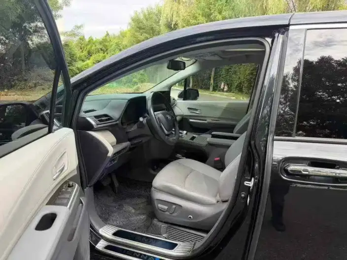 Toyota Sienna 2021 Model 2.5L Hybrid Comfort Edition – фото 8