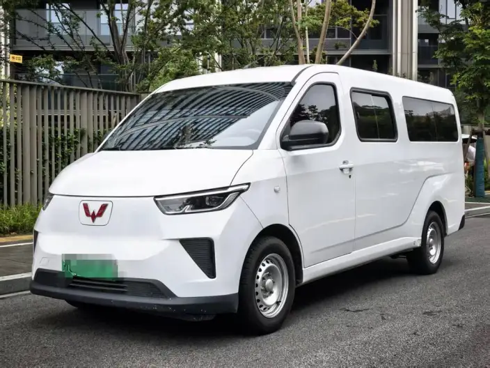 Wuling Yangguang 2025 Model 310KM Passenger car Edition CATL Customized Edition – фото 1