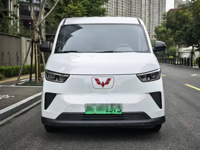 Wuling Yangguang 2025 Model 310KM Passenger car Edition CATL Customized Edition – фото 2