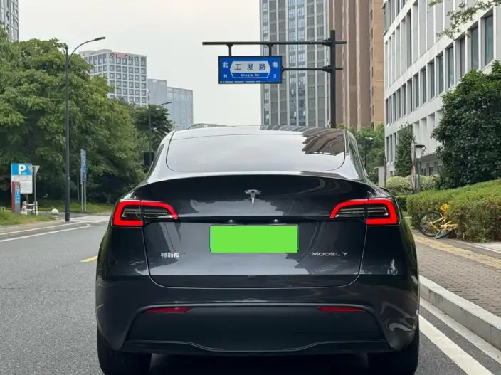 Model Y 2024 Model Rear-wheel drive version – фото 5