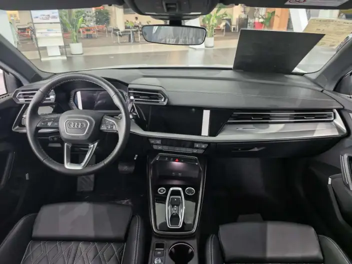 Audi A3 2025 Model A3L Limousine 35 TFSI Continental Flying Spur Exclusive Model – фото 9