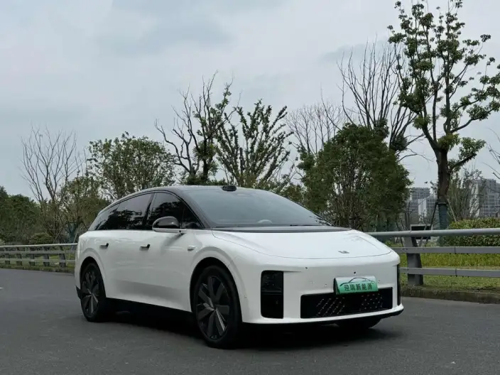 Li Auto i6 2025 Model 4WD Standard Edition – фото 3