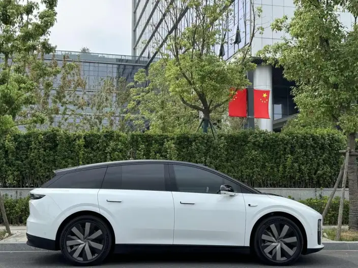 Li Auto i6 2025 Model 4WD Standard Edition – фото 8