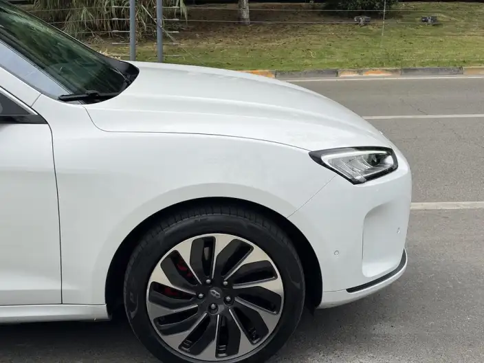 Aito M5 2022 Model Extended Range 4WD Ultimate Edition – фото 9