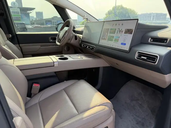 Li Auto MEGA 2025 Model Home Family Special Edition – фото 10