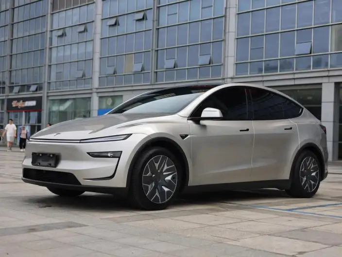 Model Y L 2026 Model Standard Edition – фото 1