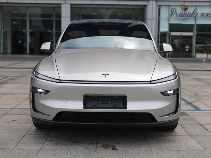 Model Y L 2026 Model Standard Edition – фото 2