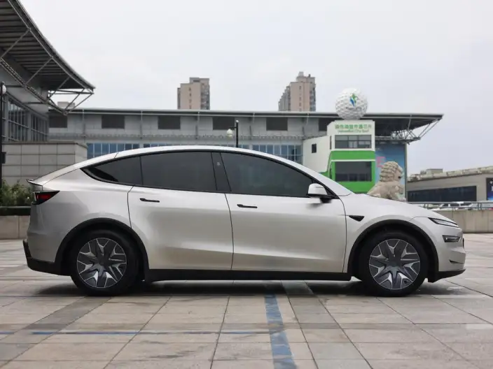 Model Y L 2026 Model Standard Edition – фото 8