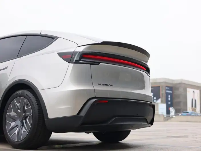 Model Y L 2026 Model Standard Edition – фото 9
