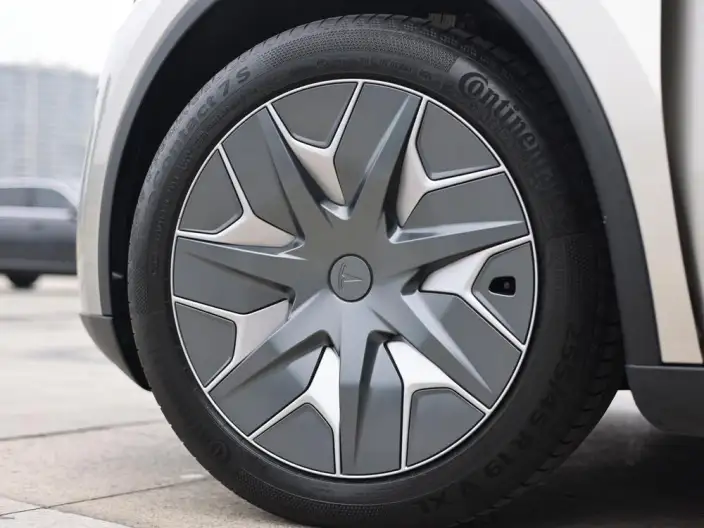 Model Y L 2026 Model Standard Edition – фото 10