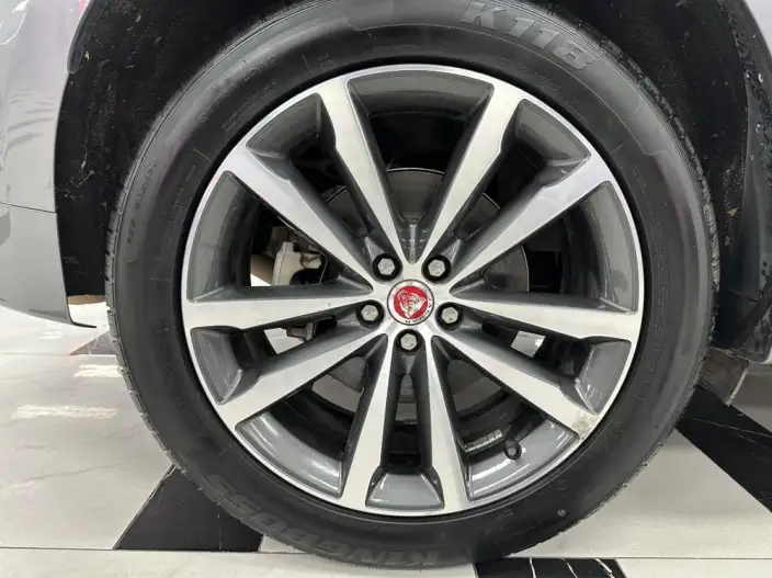 Jaguar F-PACE 2021 Model 250PS R-Dynamic SE – фото 10