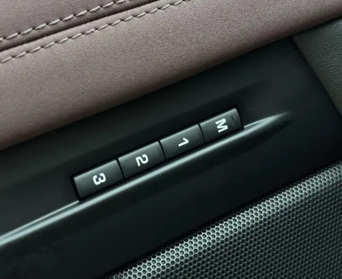 Range Rover Evoque 2022 Model Aurora L 249PS R-Dynamic Deluxe Edition – фото 7