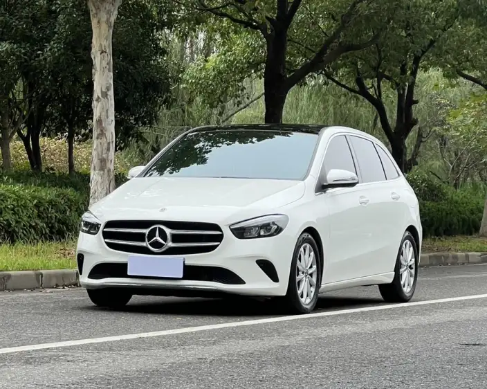 Mercedes-Benz B-Class 2023 Model B 200 Fashion Model – фото 1