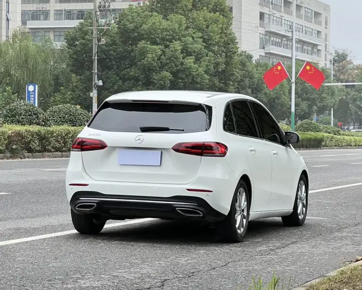 Mercedes-Benz B-Class 2023 Model B 200 Fashion Model – фото 5