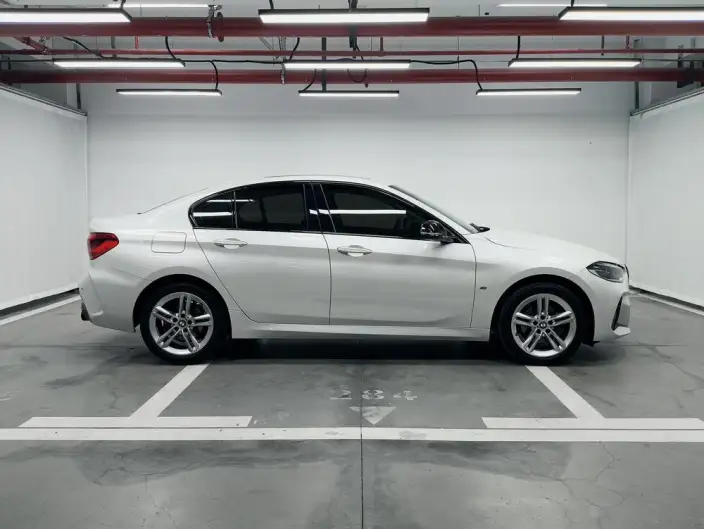 BMW 1 Series 2021 Model 120i M Sports Night Edition – фото 8