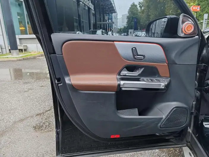 Mercedes-Benz GLB 2023 Model Facelift GLB 200 Dynamic Model – фото 8