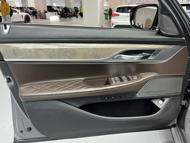 BMW 7 Series Модель 2019 года 740Li Leading Luxury Set – фото 8