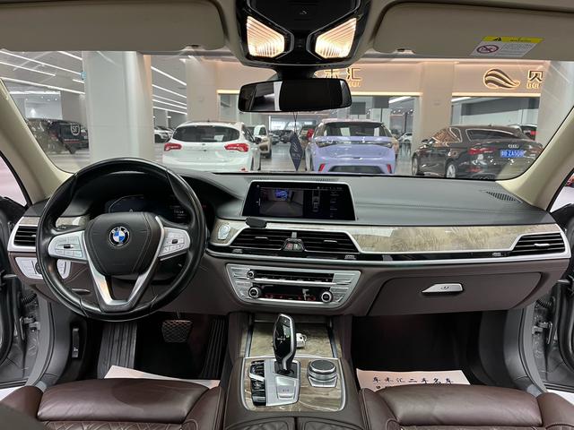 BMW 7 Series Модель 2019 года 740Li Leading Luxury Set – фото 11