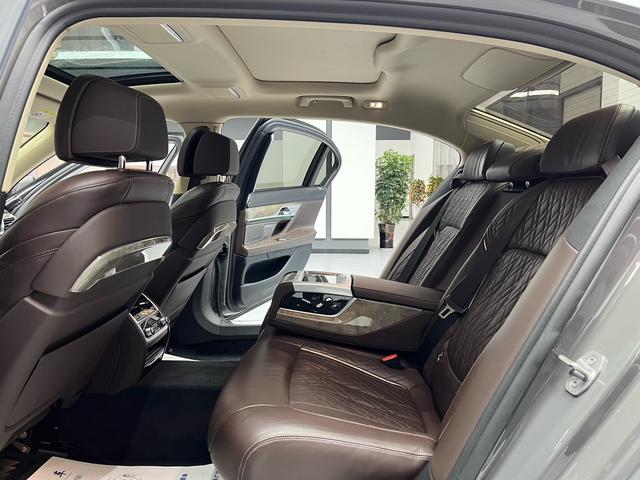 BMW 7 Series Модель 2019 года 740Li Leading Luxury Set – фото 14