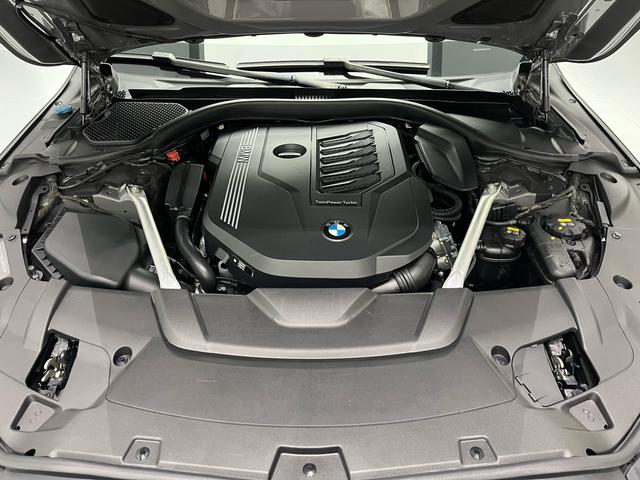 BMW 7 Series Модель 2019 года 740Li Leading Luxury Set – фото 16