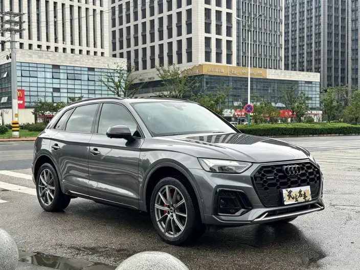 Audi Q5L 2022 Model 45T Luxury Dynamic Model – фото 3