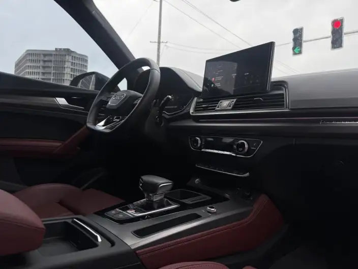 Audi Q5L 2022 Model 45T Luxury Dynamic Model – фото 8