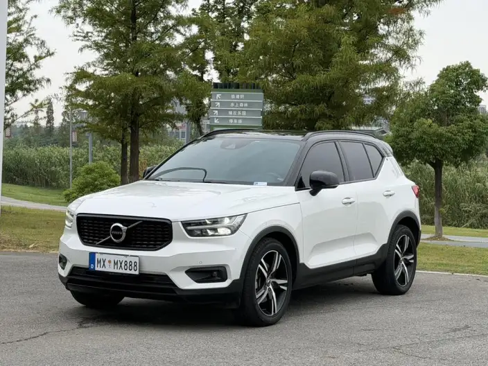 Volvo XC40 2020 Model T4 4WD Smart Range Sports Edition – фото 1