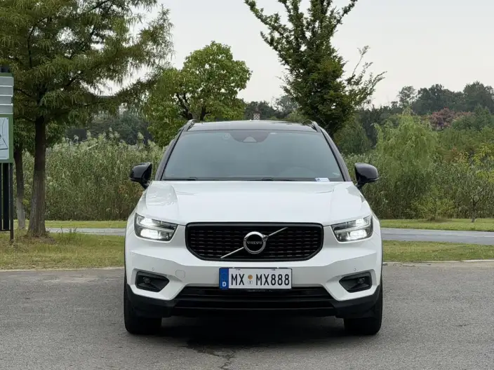 Volvo XC40 2020 Model T4 4WD Smart Range Sports Edition – фото 2