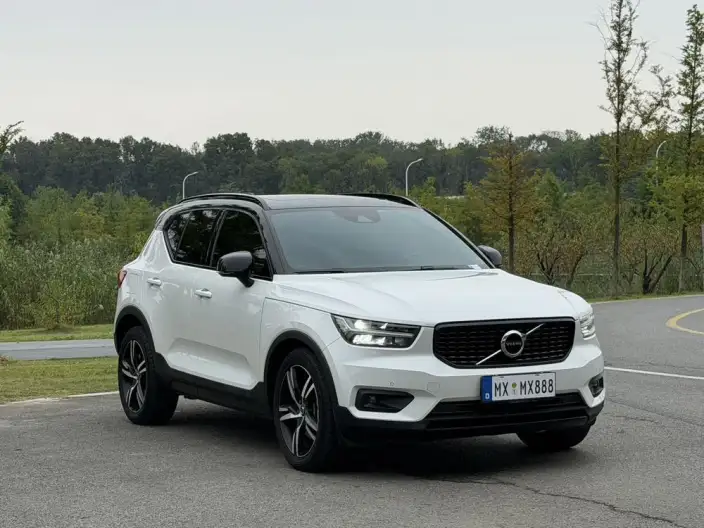 Volvo XC40 2020 Model T4 4WD Smart Range Sports Edition – фото 3