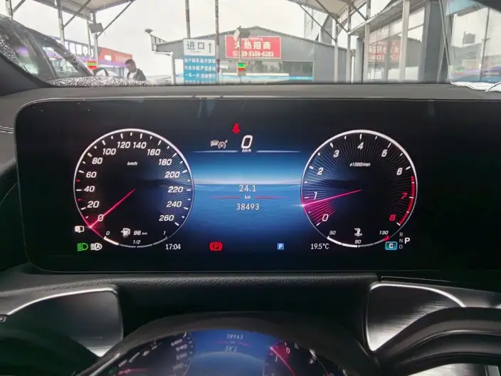 Mercedes-Benz GLB 2024 Model Facelift GLB 200 Dynamic Model – фото 8