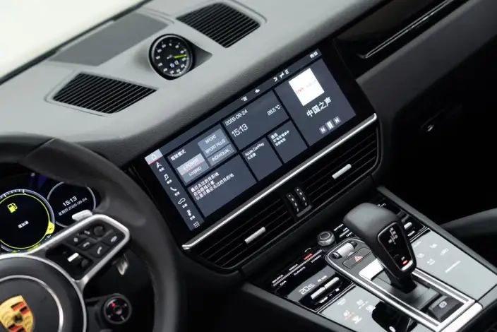Cayenne E-Hybrid 2021 Model Cayenne E-Hybrid 2.0T – фото 7