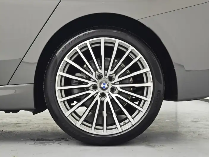 BMW 6 Series GT 2021 Model 630i M Sports Set – фото 9